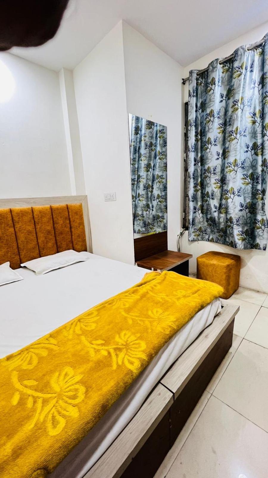 Royal Raj Palace Ujjain Eksteriør billede