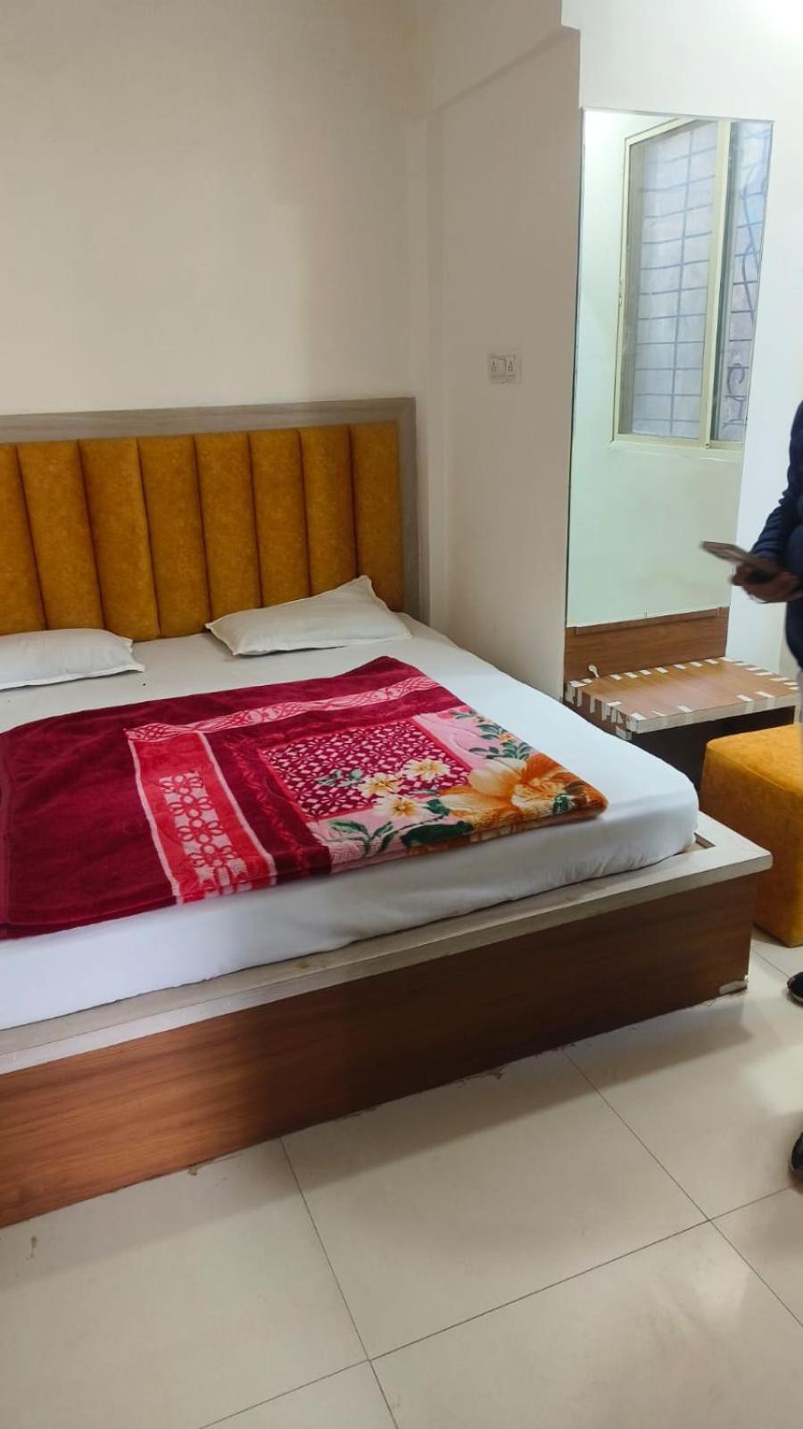Royal Raj Palace Ujjain Eksteriør billede