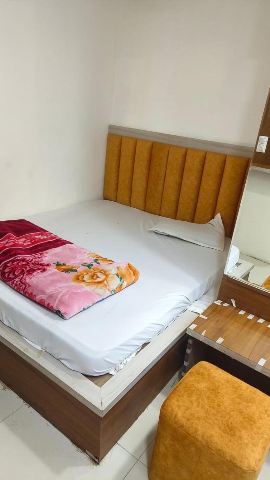 Royal Raj Palace Ujjain Eksteriør billede