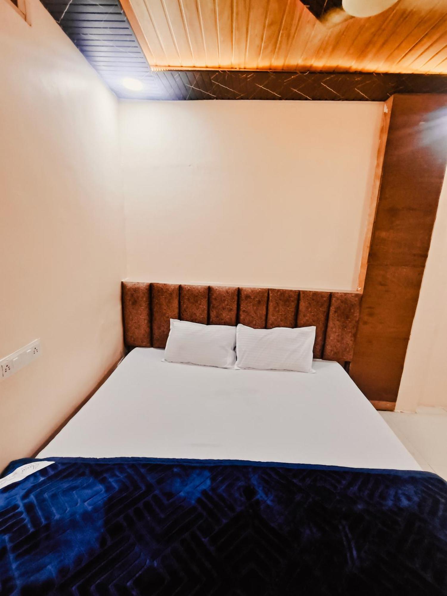 Royal Raj Palace Ujjain Eksteriør billede